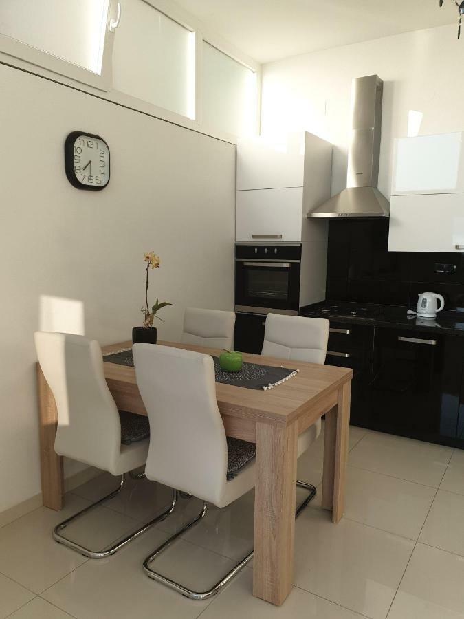 Ml Apartman เซนญ์ ภายนอก รูปภาพ